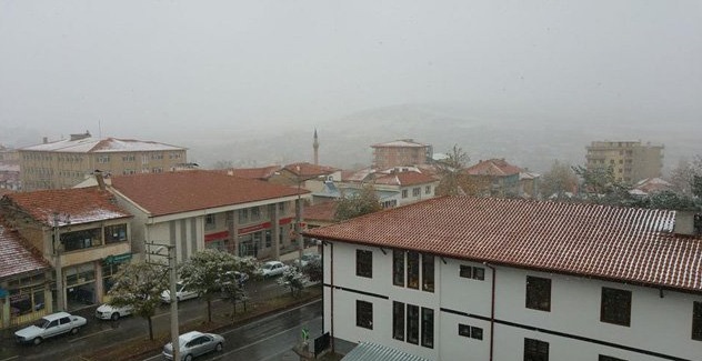 Kırıkkale'de Yılın ilk karı yağdı