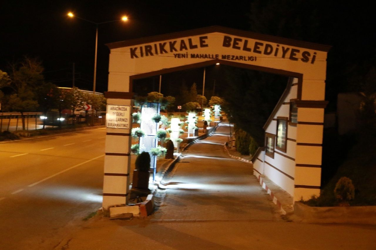 Kırıkkale'de mezarlıklara özel bakım yapıldı