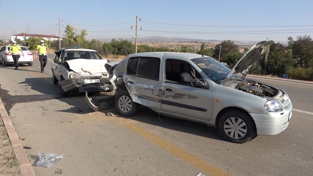  Kırıkkale'de zincirleme trafik kazası 